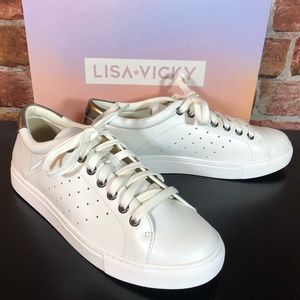 New Size 9 Bright Sneaker by Lisa Vicky!